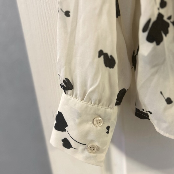 NWT Who What Wear Falling Tulip Button Up size medium - Picture 6 of 9